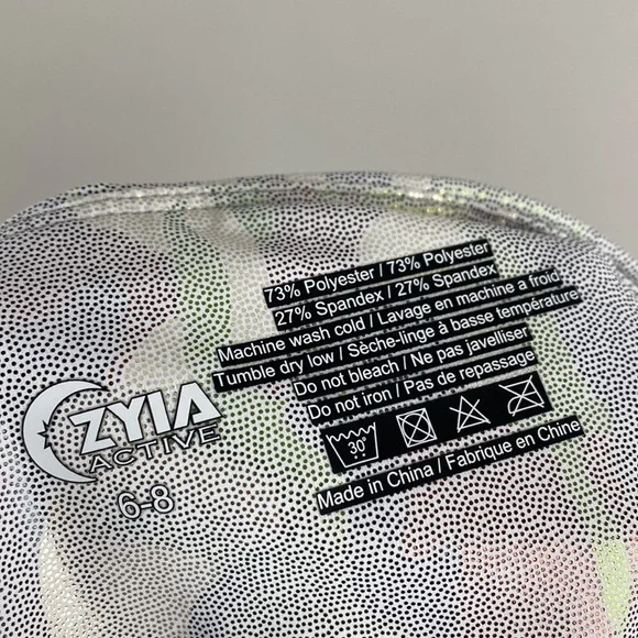 Zyia Womens Silver Metallic Camo Pocket Light n Tight Capri Leggings Size 6-8 - Picture 13 of 13